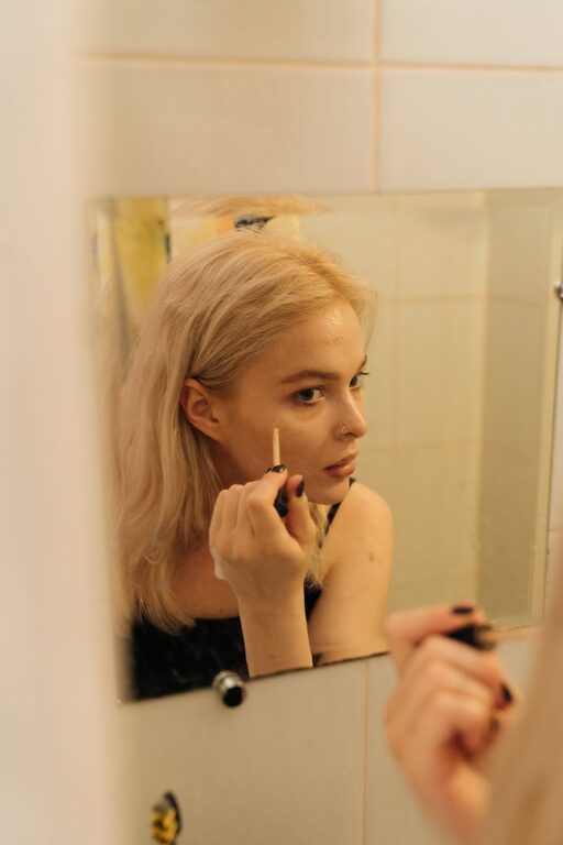 Cum să începi o rutină simplă de îngrijire a pielii acasă